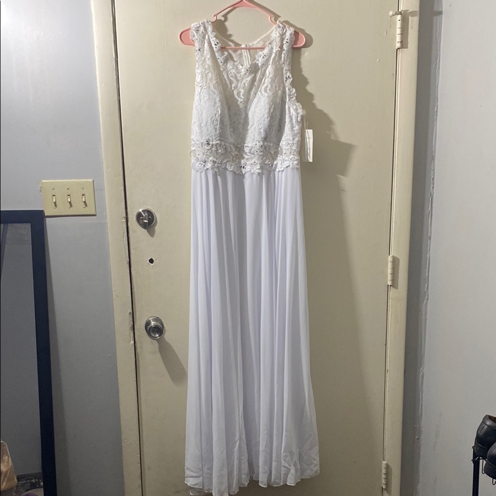 Elegant White Lace Sleeveless Dress